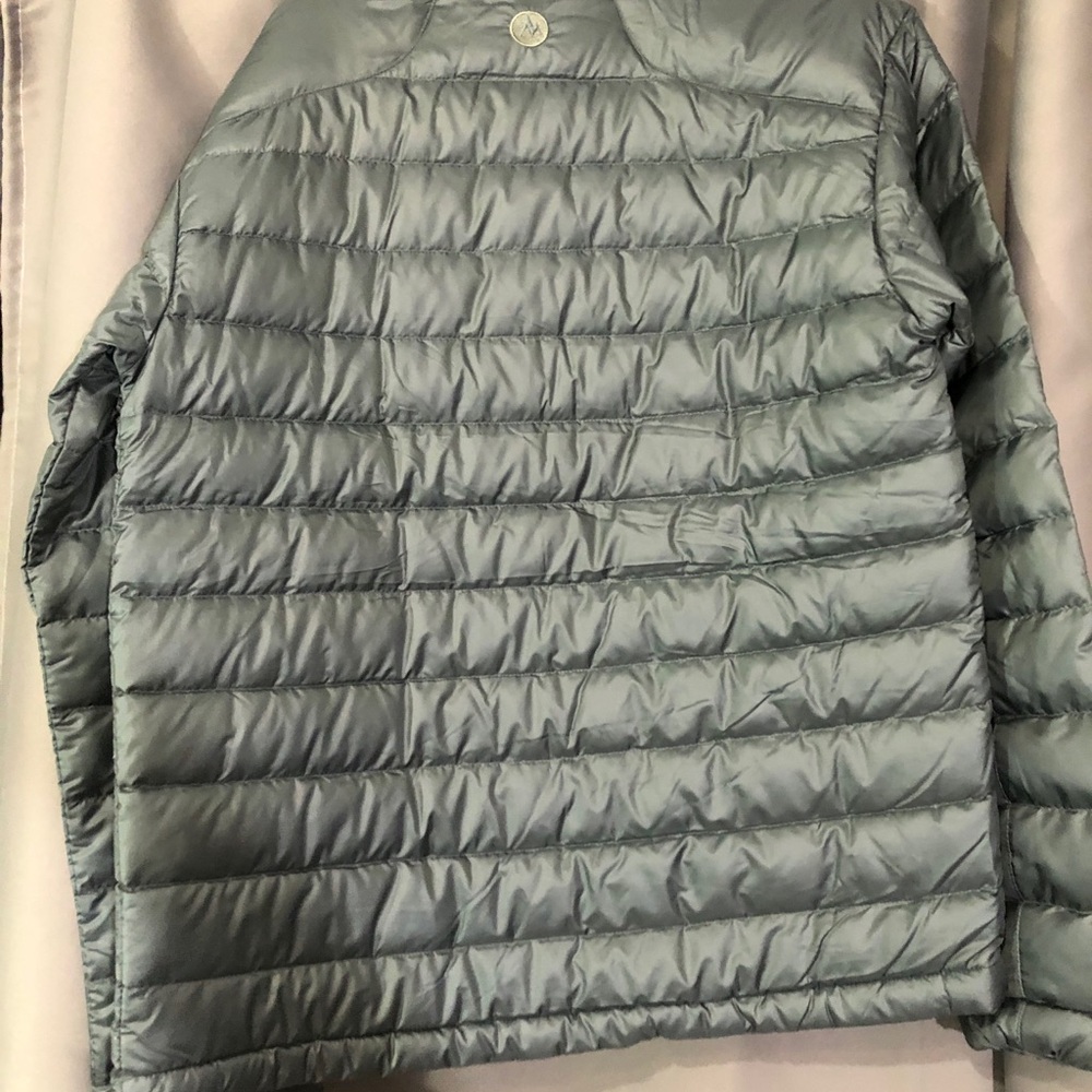 Marmot 700 fill Puffer size Medium - Picture 9 of 9